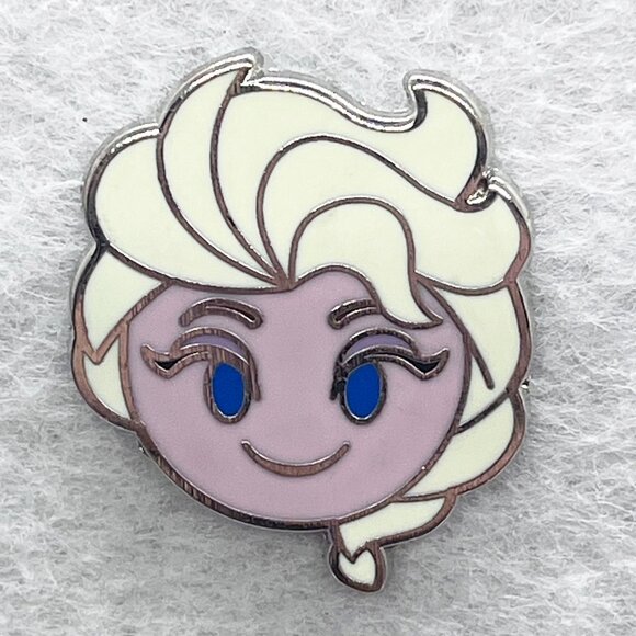 🔮 5/$25 Disney Frozen Elsa Smiling Emoji Pin - Picture 1 of 2